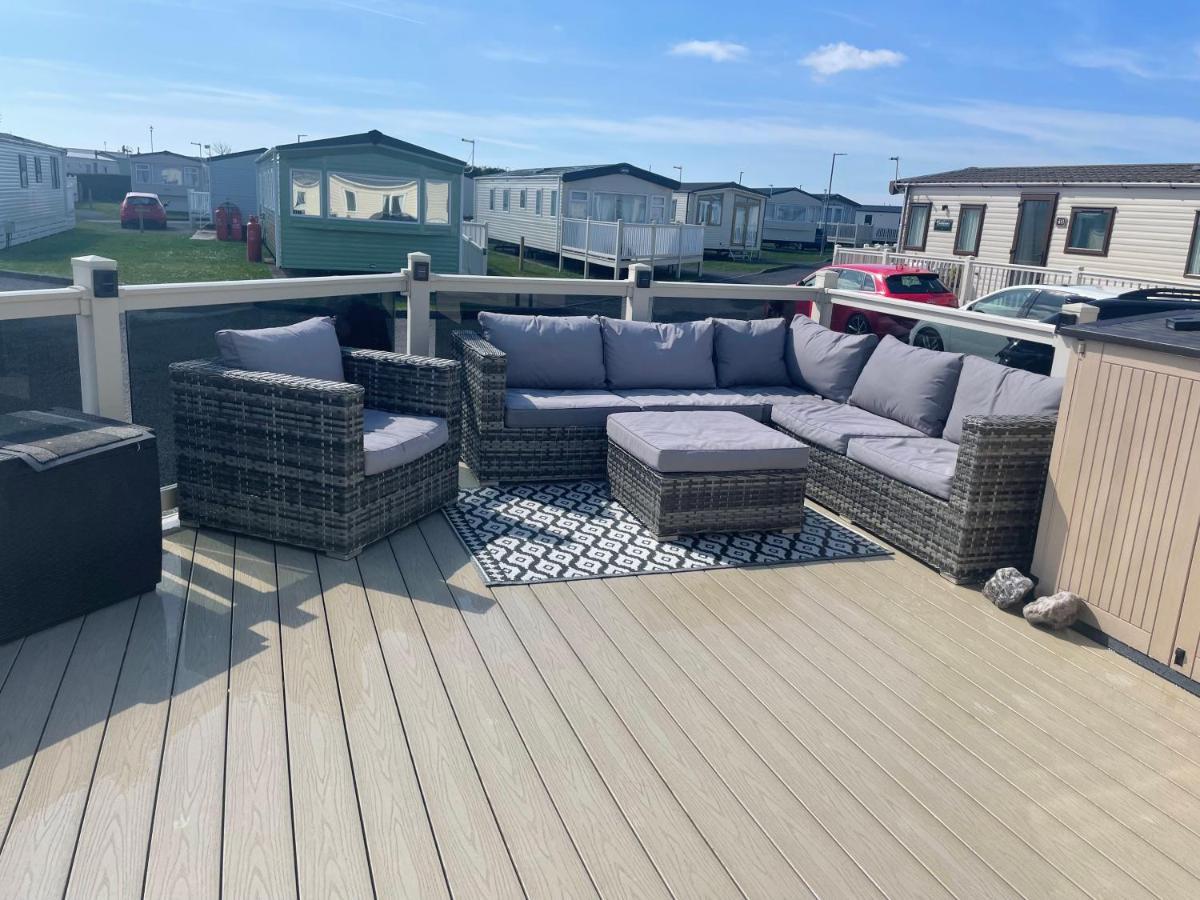 Trecco Bay Caravan Hire 4 Bedrooms Sleeps 10 Porthcawl Exterior foto